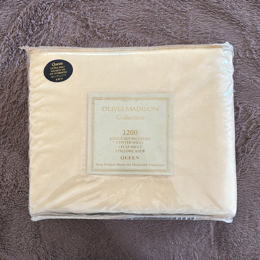 ✨2/$80✨ NWT Olivia Madison Collection QUEEN Size Bed Set
